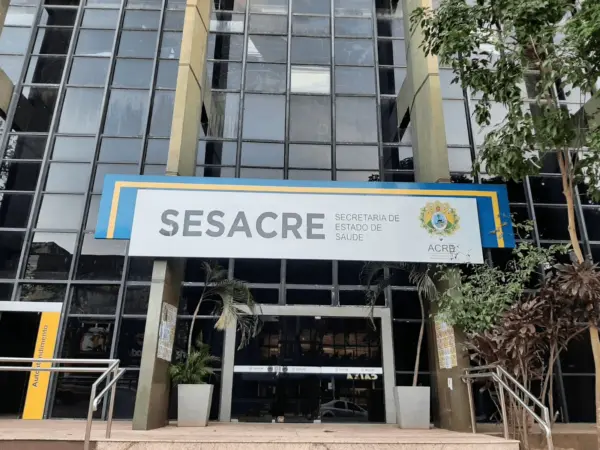 'Em virtude de força maior', Sesacre não divulga casos de Covid-19 nesta quarta; número de internações sobe de quatro para 25 em apenas 24h