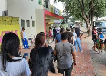 Fila na Urap da Vila Ivonete, na tarde de sábado,17.
