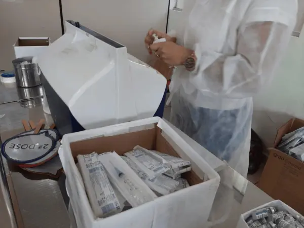 Sem estoque, Rio Branco suspende vacinação da primeira dose contra Covid