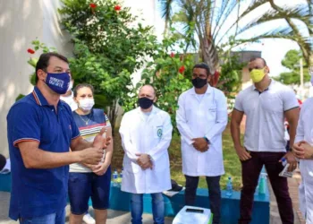 Com emenda de autoria de Roberto Duarte, lei que permite contratação de médicos formados no exterior é promulgada