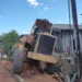 Ao apresentar problemas no freio do trator, motorista perde controle e atinge criança.