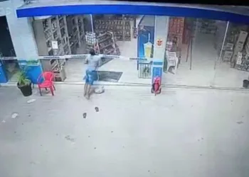 Câmeras flagaram o momento do crime