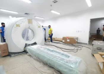 Aparelho de tomografia; Hospital do Alto Acre