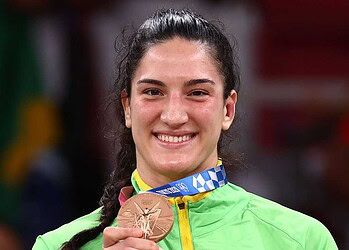 Mayra Aguiar conquista bronze no judô na Olimpíada de Tóquio