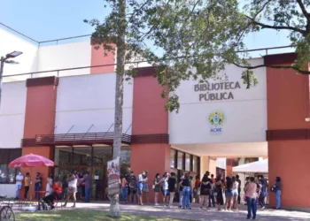 Vacinação avança para público de 12 anos com mutirão na Biblioteca Pública, nesta quinta