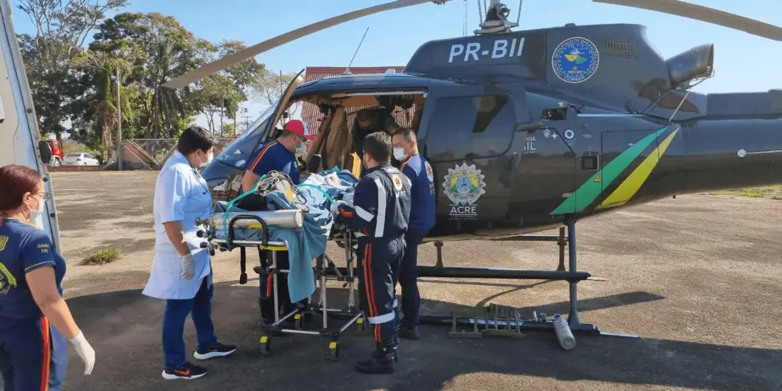 Morador de seringal fica em estado grave ao cair de árvore e é resgatado pelo Corpo de Bombeiros 1 Acidente xapuri traumatismo craniano