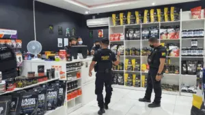 Polícia apreende material e investiga comércio de anabolizantes sem prescrição médica 3 Polícia apreende material e investiga comércio de anabolizantes sem prescrição médica