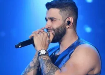 Fãs de Gusttavo Lima falsificam comprovante de vacina para ir a show do cantor nos EUA