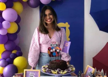 Vivas a jornalista Brenna Amâncio que este ano usou como tema a série americana ‘Friends para celebrar mais um ano de vida
