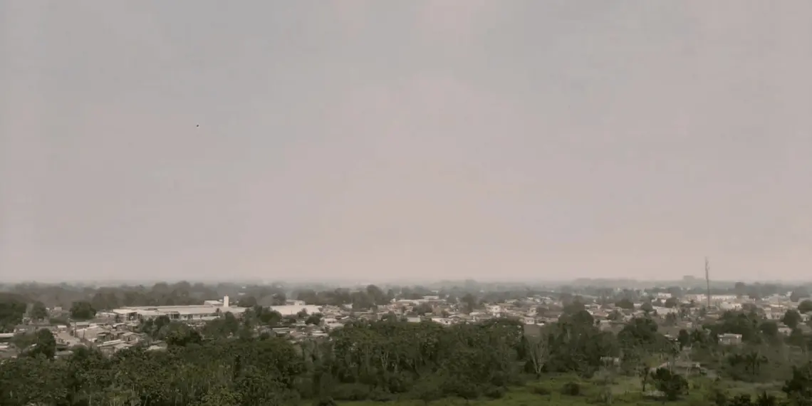 Poluição do ar no Acre, em agosto, ultrapassa a média indicada pela Organização Mundial da Saúde 1 Fumaça Acre