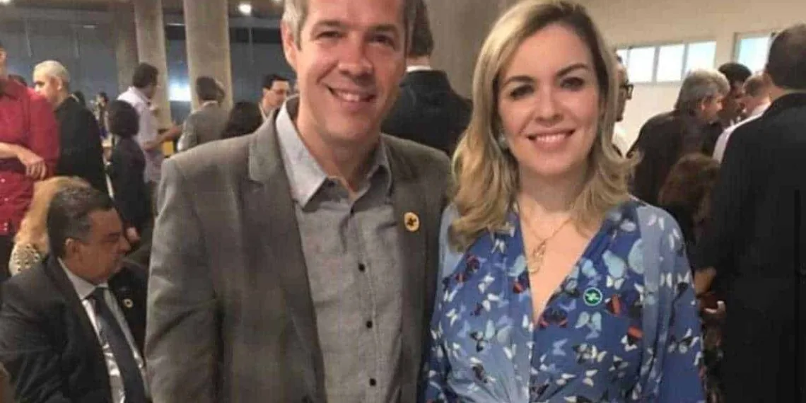 Mirla Miranda parabeniza o marido Hebert Costa, que comemorou anos no último dia 9