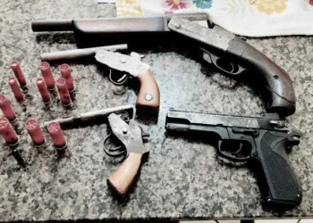 Polícia prende homem com armas de fogo e uma falsa, que eram utilizadas em crimes