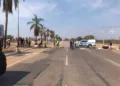 Moradores fecham Amadeo Barbosa em protesto por manutenção de ponte entre Canaã e Belo Jardim