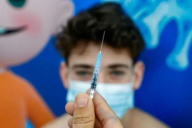 Rio Branco vacina público a partir de 17 anos, nesta quinta-feira