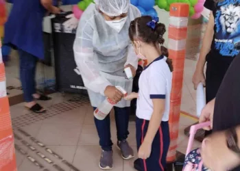 Cerca de 50% dos alunos das escolas particulares voltam a estudar em formato presencial