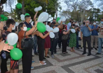 Alvo de denúncia para processo de impeachment, Bocalom recebe apoio de populares