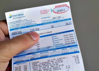 Conta de luz terá aumento de quase 7%, com nova 'bandeira de escassez hídrica'