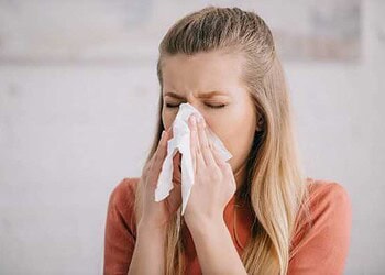 Pessoas vacinadas que contraem Covid-19 reportam estes quatro sintomas