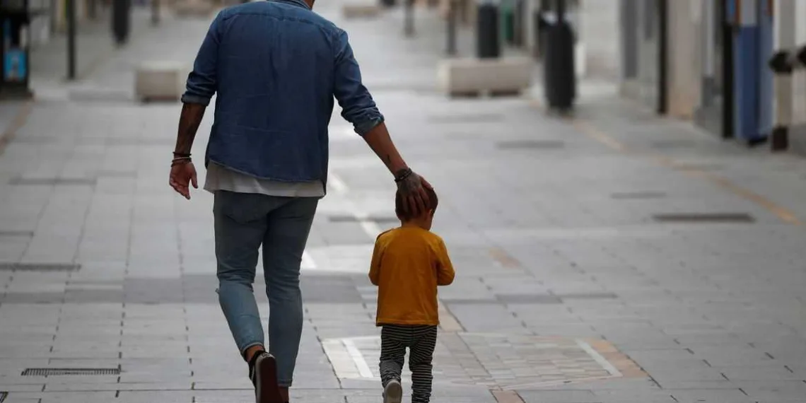 Homens recorrem ao congelamento de sêmen para adiar paternidade