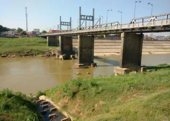 Após mais de 40 dias sem chuvas, nível do Rio Acre continua baixando e preocupa autoridades