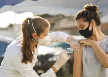 Rio Branco começará a vacinar jovens de 17 anos nesta quinta-feira