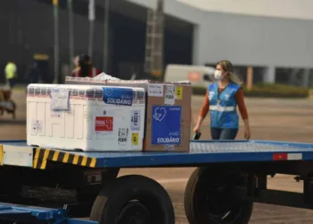 Acre recebe mais de 21 mil doses de vacina contra a Covid-19 nesta segunda-feira