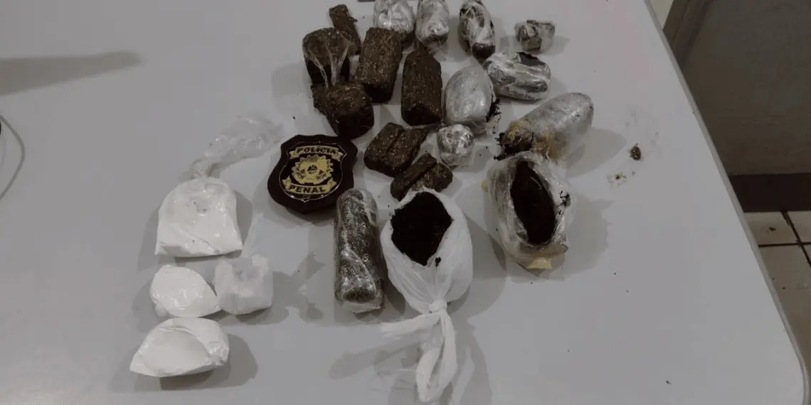 Com scanner quebrado, mulheres tentam entrar em presídio com droga escondida nas partes íntimas 1 Com scanner quebrado, mulheres tentam entrar em presídio com droga escondida nas partes íntimas