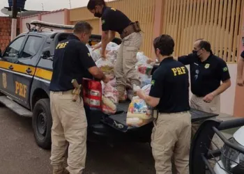Ao todo, no estado, foram arrecadadas 2,1 toneladas de alimentos (Foto: Ascom/PRF)
