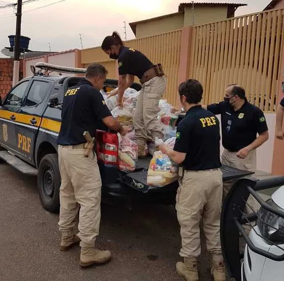 Ao todo, no estado, foram arrecadadas 2,1 toneladas de alimentos (Foto: Ascom/PRF)