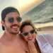 Foi na paradisíaca Jericoacoara-CE, que o advogado Renato Barcelos Leite e Diana Frota ficaram noivos