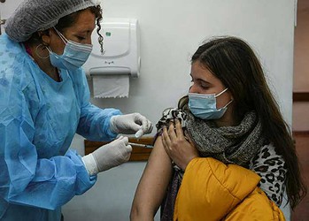 Segundo estudo, reforço da Pfizer aumentou em 20 vezes número de anticorpos em vacinados com Coronavac 12 Segundo estudo, reforço da Pfizer aumentou em 20 vezes número de anticorpos em vacinados com Coronavac