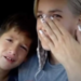 Youtuber obriga filho a chorar em vídeo e é cancelada na web