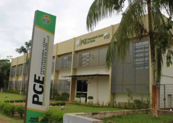 PGE-AC divulga lista preliminar de inscrições deferidas para estágio na área de direito; confira nomes