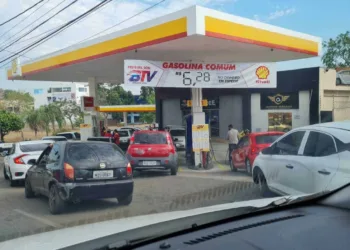 Filas postos de gasolina