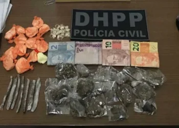 Polícia Civil prende três pessoas acusadas de tráfico de drogas, roubo e violação de equipamento de monitoramento em Rio Branco