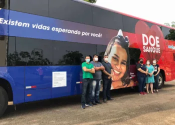 Novo ônibus do Hemoacre homenageia história de adolescente acreana que lutou contra a leucemia