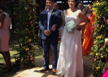 Numa belíssima festa tropical o casamento de Coriolando Neto e Lívia Bader aconteceu em em Aracajú