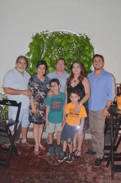 A psicóloga Isabelle Lavocat, mega querida por sua legião de amigos, foi paparicada no último dia 08 por seus pais e irmãs em Brasília 10 A psicóloga Isabelle Lavocat, mega querida por sua legião de amigos, foi paparicada no último dia 08 por seus pais e irmãs em Brasília