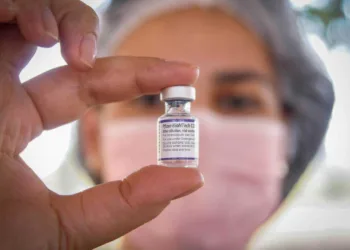 Segunda dose da Pfizer estará disponível para quem tomou primeira dose há 21 dias ou mais, em Rio Branco
