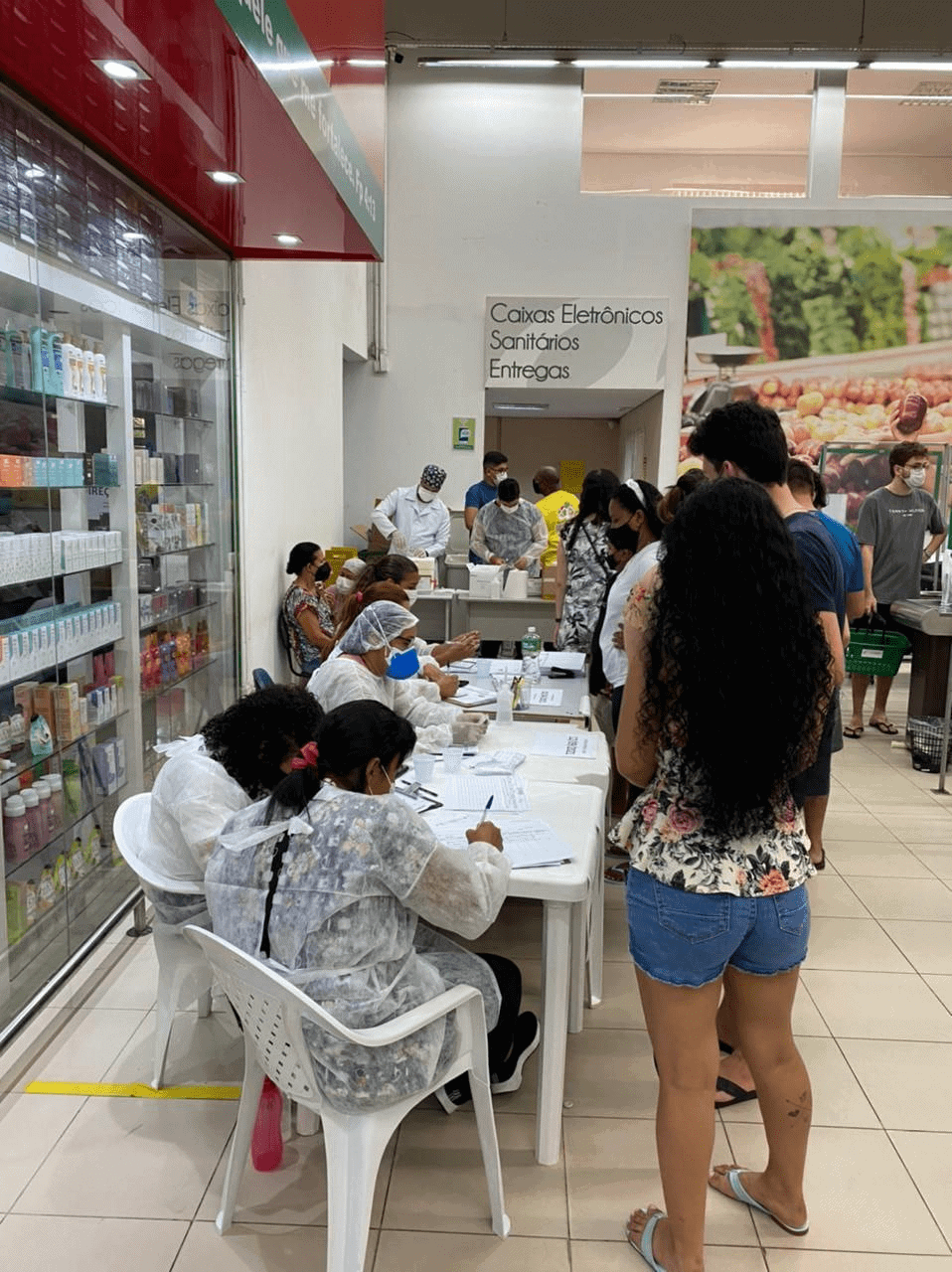 No dia 2 de outubro, a vacinação foi ofertada em nove supermercados de Rio Branco (Foto: A Gazeta do Acre)