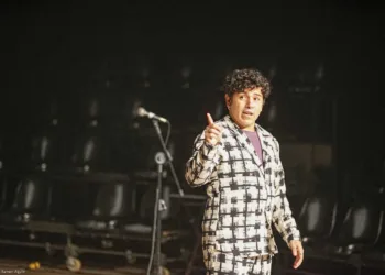 O ator, diretor e produtor cultural César Júnior disponibiliza o monólogo “Dona Helena” no YouTube