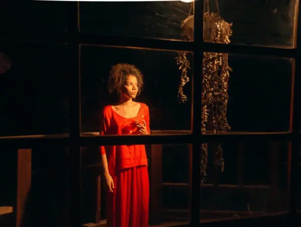 Coletivo Tempo de Teatro estreia “Não Cantaremos o Amor” neste sábado