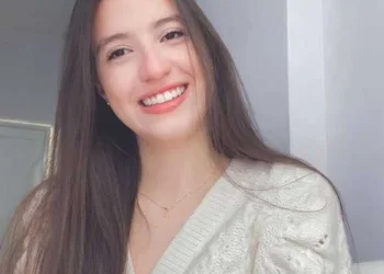 Morre aos 20 anos a youtuber Luciana de Farias após complicações da Covid