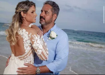 Ricardo e Nathália Martins renovaram os votos do matrimônio no badalado Hard Rock Hotel, em Punta Cana