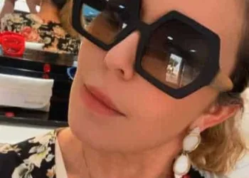 Se você gosta de se proteger e ainda continuar no estilo, precisa conhecer a minha Coleção de Óculos Mirla Miranda