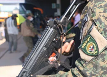 Bando sequestra motorista de aplicativo e dois morrem em confronto com a polícia