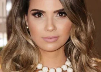 Marcela Bader trocará de idade na próxima sexta feira e será ladeada de amor e carinho pelo maridão Francis Kaxima e pelas filhas Liz e Celine