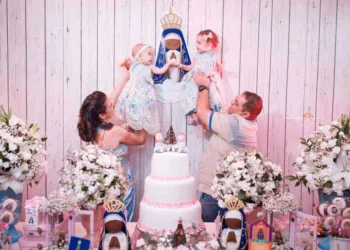 Em 2019, Maria Alice Aparecida e Maria Luiza Aparecida foram batizadas no dia da Padroeira do Brasil (Foto: Arquivo pessoal)