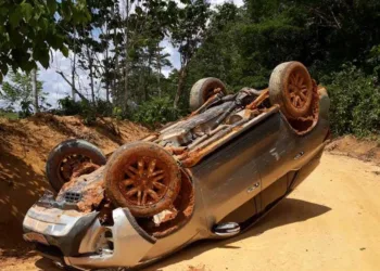 acidente carro mâncio lima