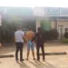 homem esfaqueia mulher e filho
